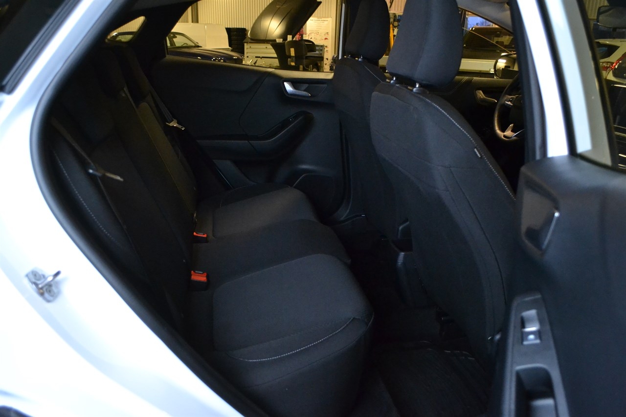 Ford Puma 1.0 EcoBoost Titanium 2024, bild 6/50