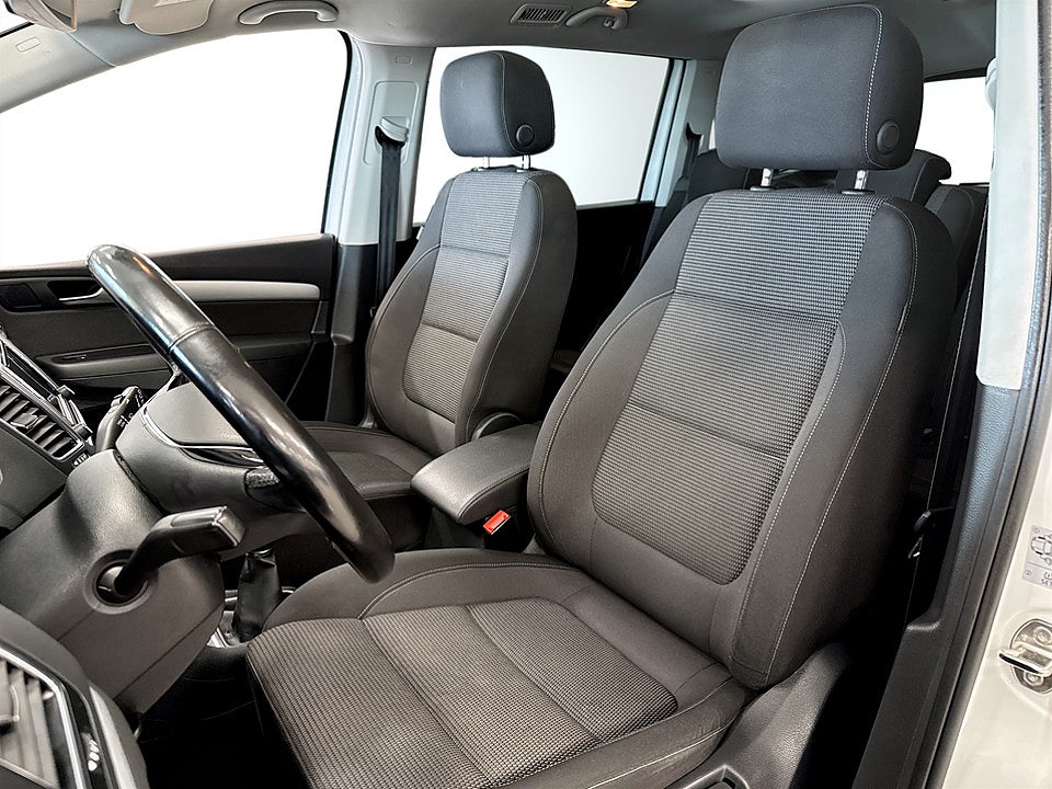 Bild på Volkswagen Sharan Base 2.0 TDi 150hk AWD 7-SITS PANO B-KAMERA