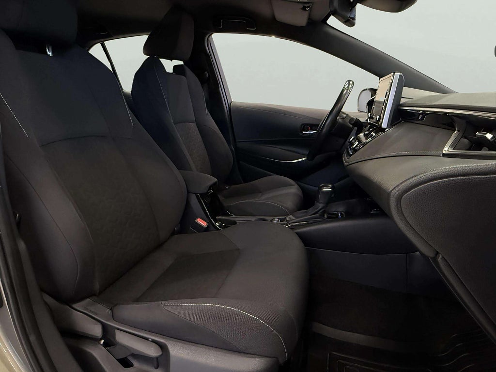 Toyota Corolla Hybrid e-CVT Active  9600 Mil - miniatyr 13