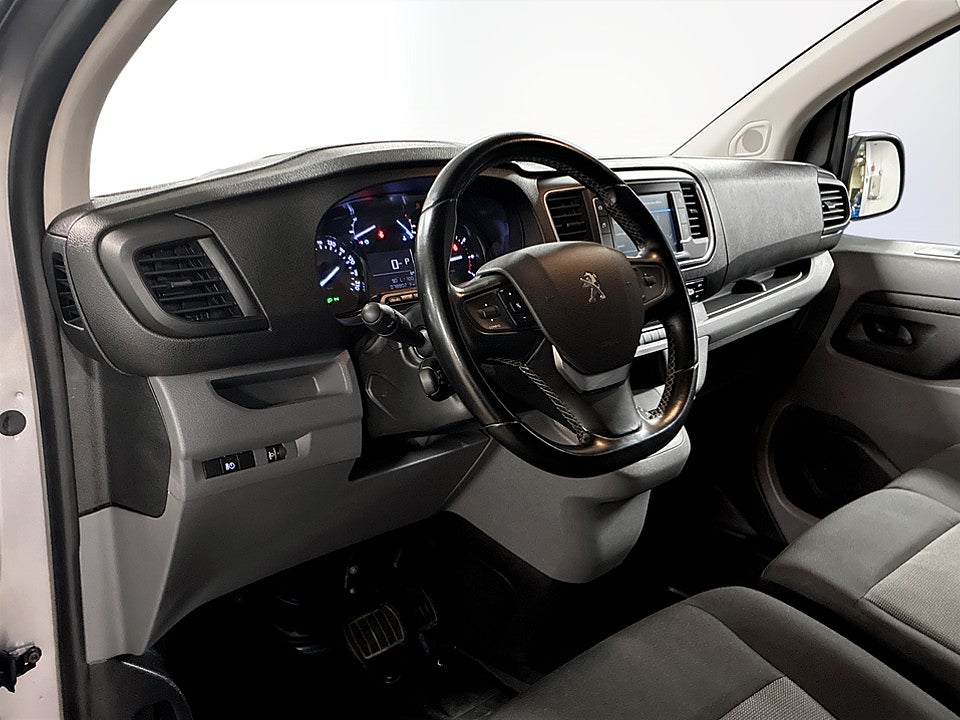 Bild på Peugeot Expert PRO+ 2.0 BHDi 180hk Aut L2 B-KAMERA CARPLAY