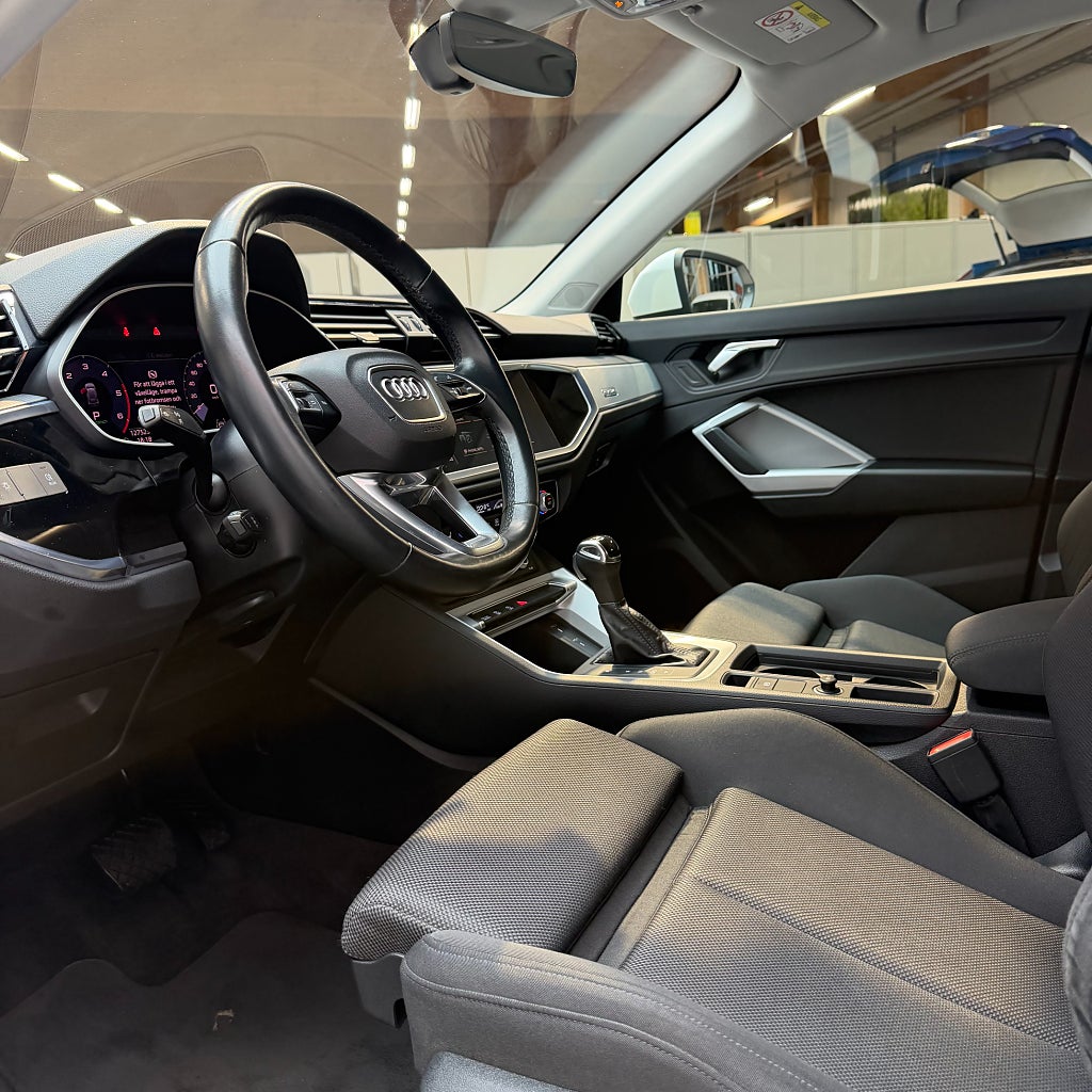 Audi Q3 40 TDI quattro 2.0 TDI Proline Adv Cockpit Värmare Drag
