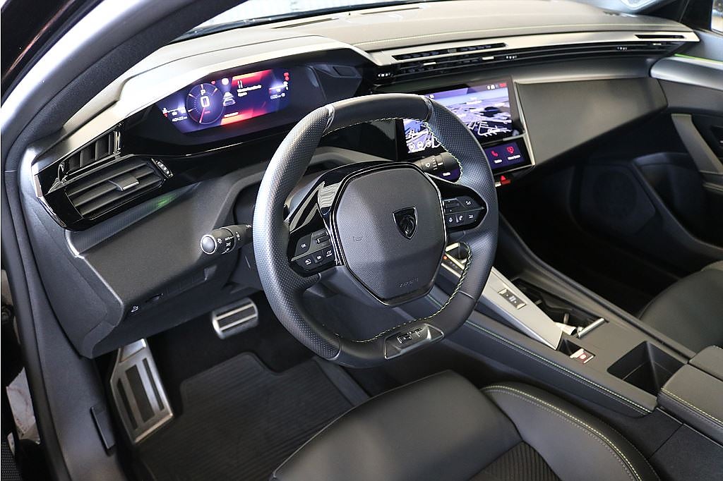 Bild på Peugeot 408 GT 1.2 PT 130hk Aut - CARPLAY, RATTVÄRME