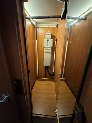 Husbil-integrerad LMC Grand Explorer I800 AUT 180HK 14 av 27