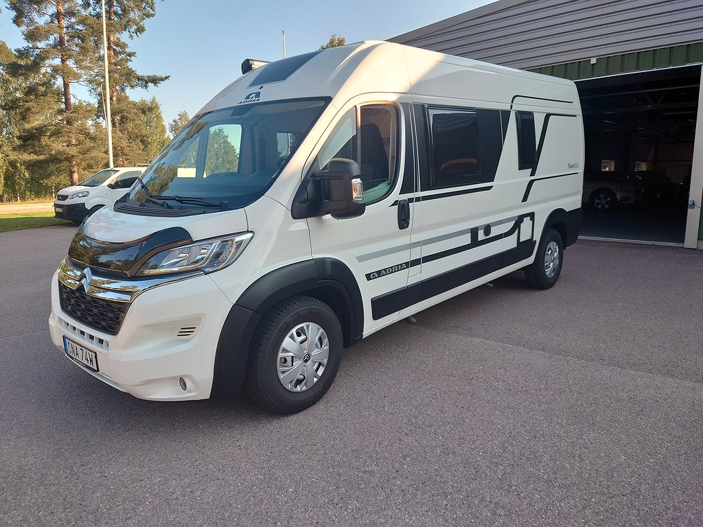 ADRIA MOBIL PLÅTIS TWIN 600 SP Axess 165 HK MARKIS DRAGKROK 