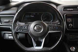 Halvkombi Nissan Leaf 16 av 24