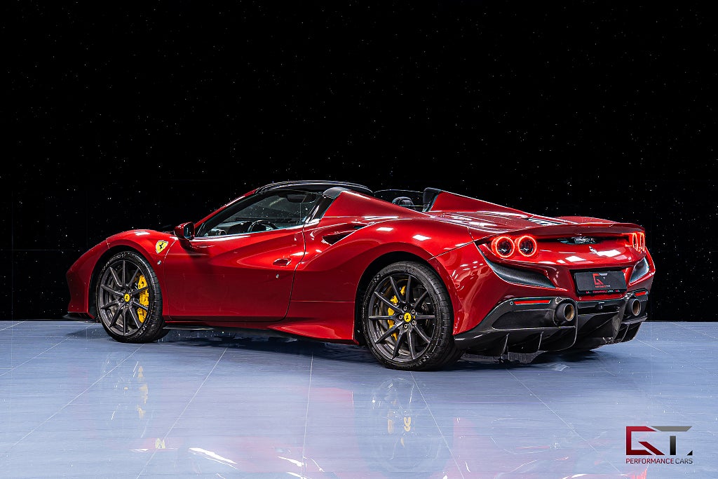 Ferrari F8 Spider MOMS RossoFiorano321 Carbon Lifting PassDisplay