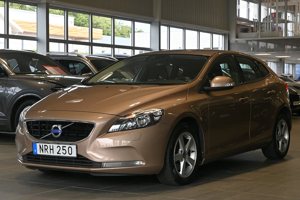 Volvo V40 T2 120hk Kinetic Värmare 