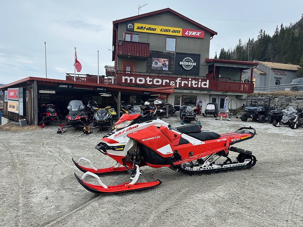 Ski-Doo Summit 850 E-Tec Expert 154" -20 *SHOT 