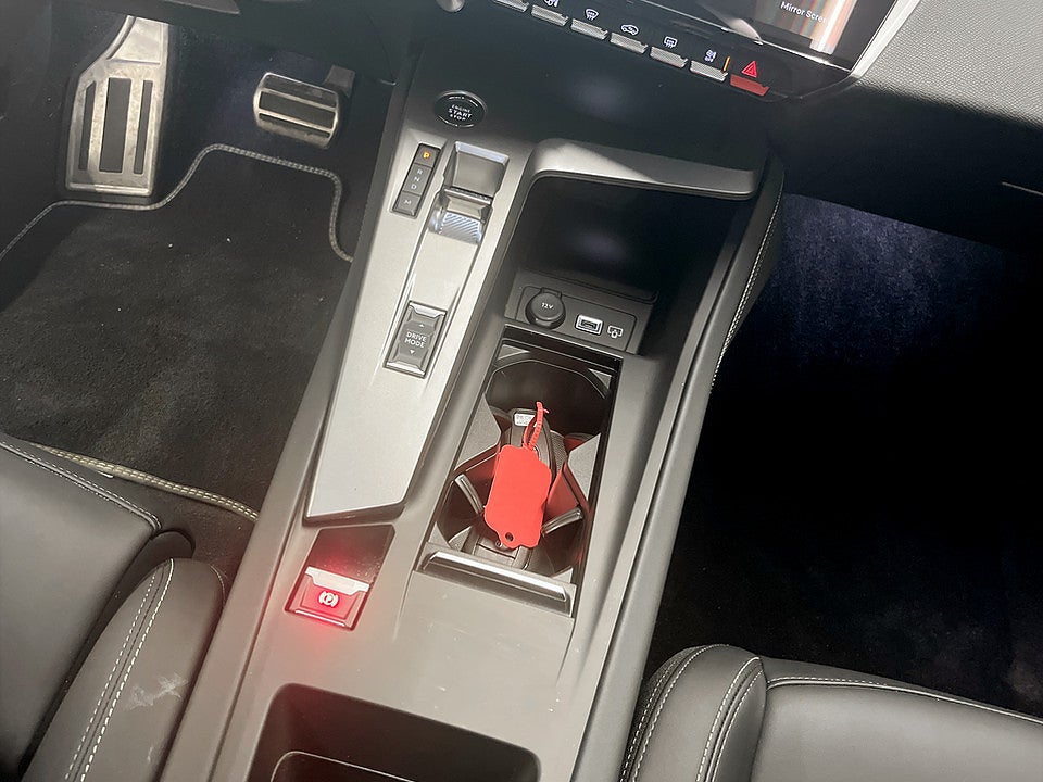 Bild på Peugeot 408 GT Hybrid 145hk Aut B-KAMERA ELSTOL NAV
