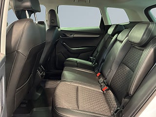 Skoda Karoq 2.0 TDI 4×4 Style Drag Värmare Kamera Skinn Psens S&V – bild 11