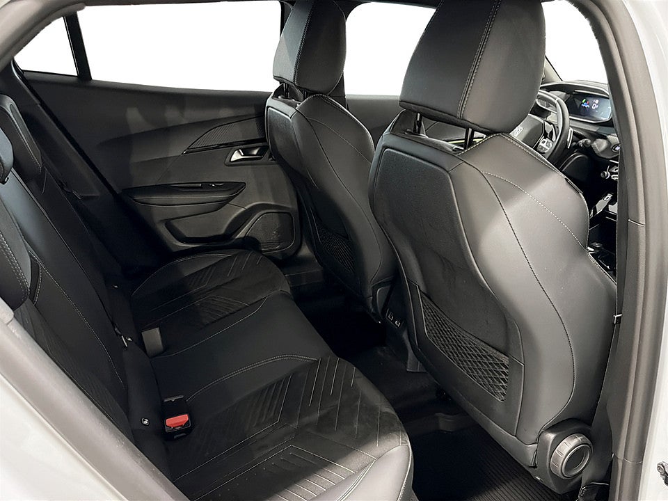 Bild på Peugeot 2008 GT 1.2 PT 130hk Aut B-KAMERA CARPLAY