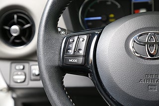 Halvkombi Toyota Yaris 16 av 25