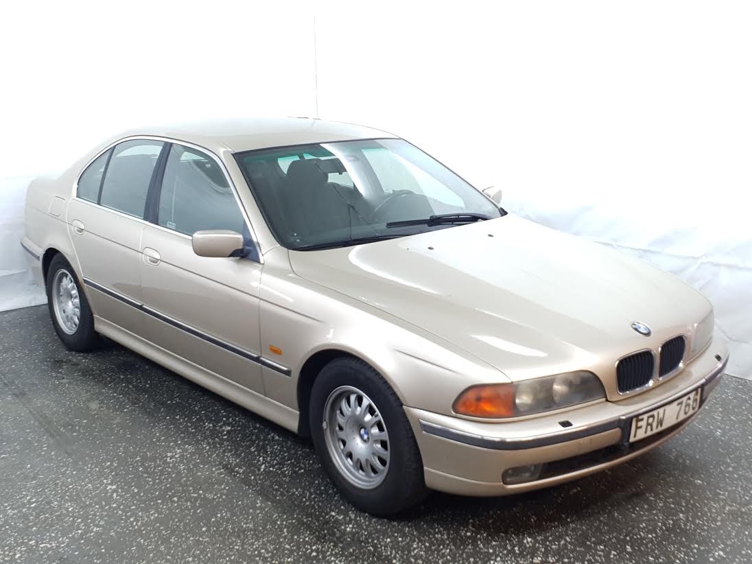 BMW 523