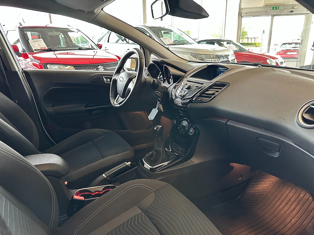 Ford Fiesta 2015 - miniatyr 10