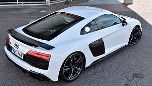 Audin har en V10-motor som genererar 420 hästkrafter. 