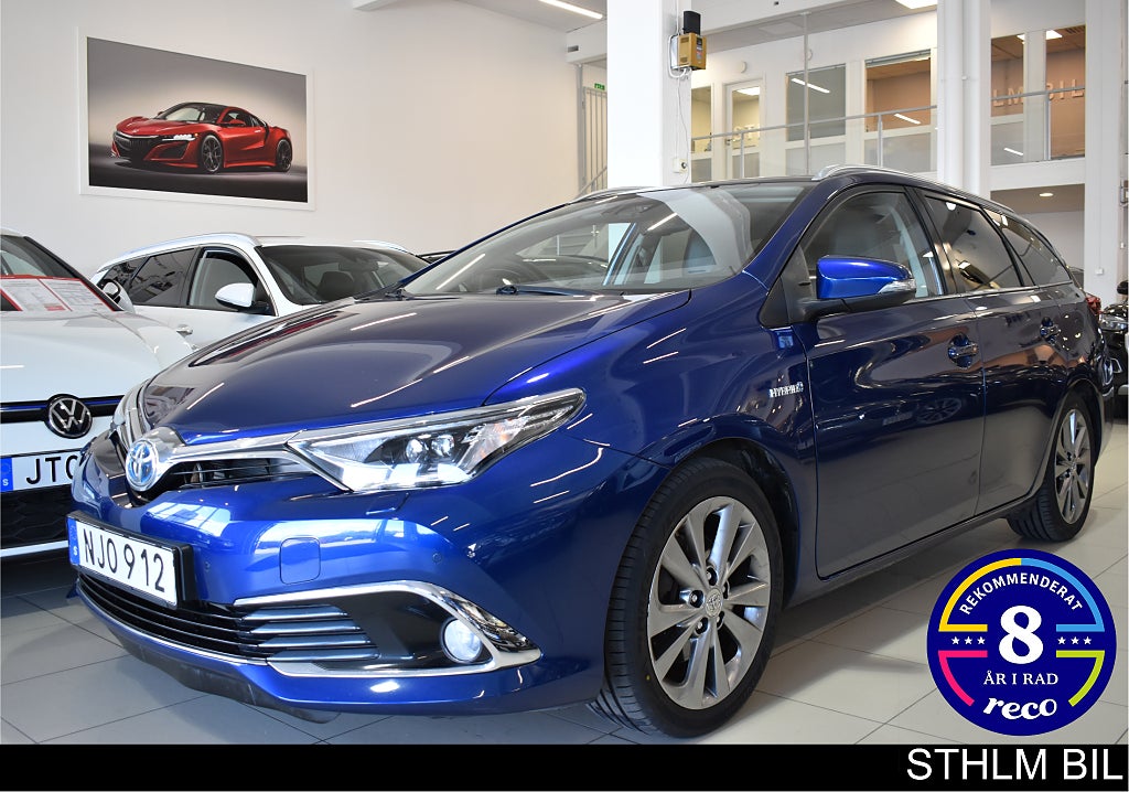 Toyota Auris 1.8 Hybrid  Executive B-Kam Panorama Navi 4,95% Ränta