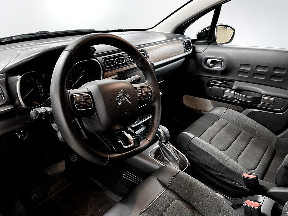 Bild på Citroën C3 Shine 1.2 PT 110hk Aut - CAPLAY, KEYLESS