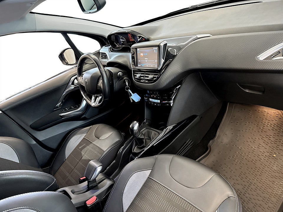 Bild på Peugeot 2008 Allure 1.2 PT 82hk DRAG CARPLAY