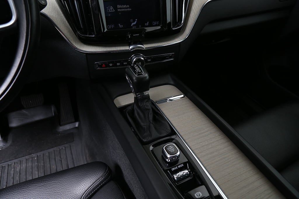 Volvo XC60 T5 250hk Inscription Aut Kamera Skinn Elstol VOC Drag 2018