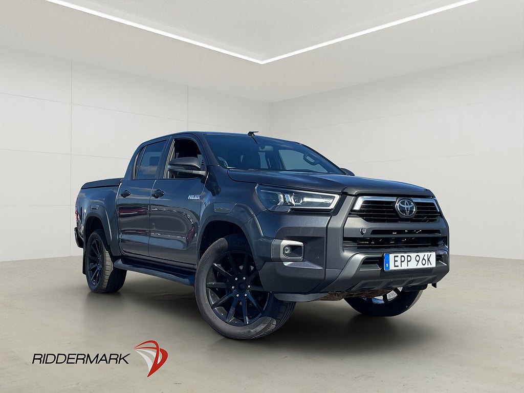 Toyota Hilux Invincible 2.8 4WD Värm JBL Drag CARPLAY Moms