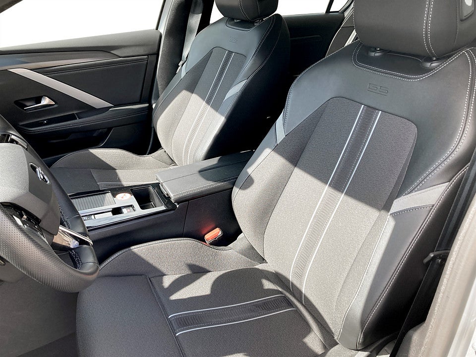 Bild på Opel Astra ST GS 1.2 PT 130hk Aut B-KAMERA CARPLAY