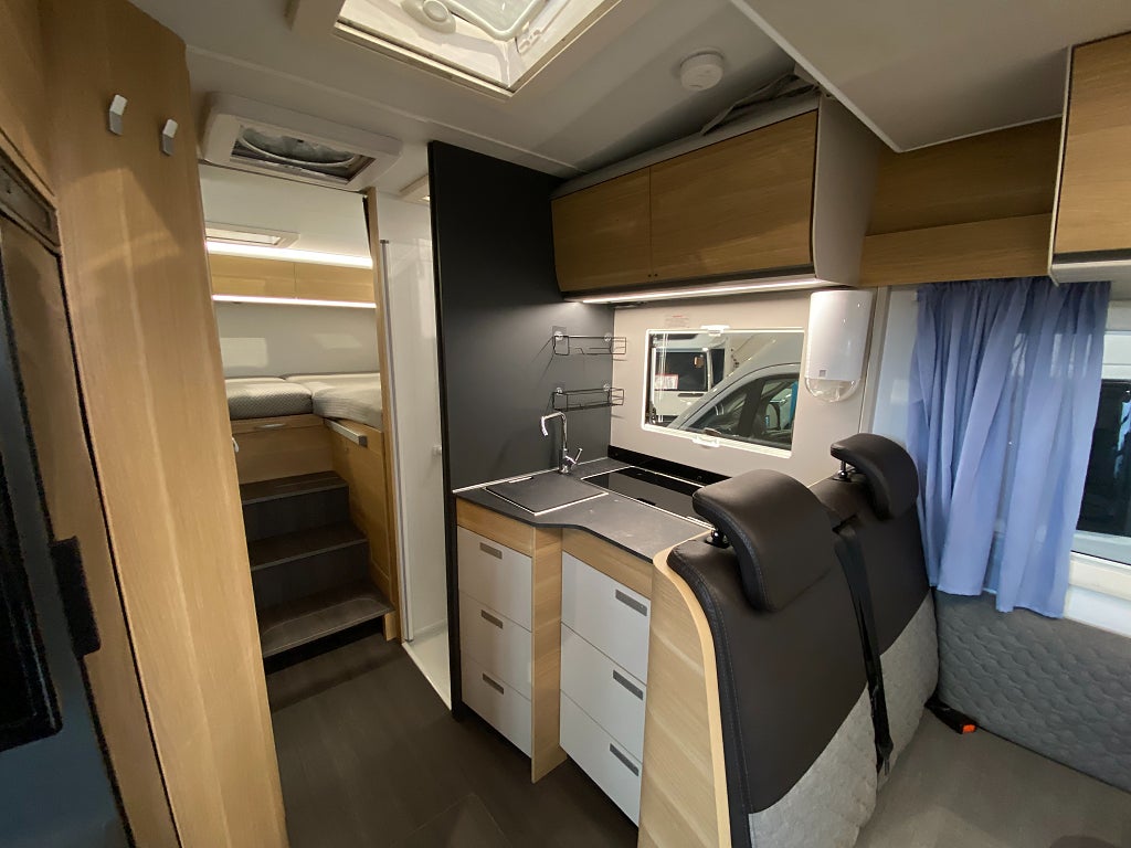 Adria Matrix Axess 670 SL /Taksäng/Solcell/B-körkort/Maxx-fan/EL-Patro - Adria