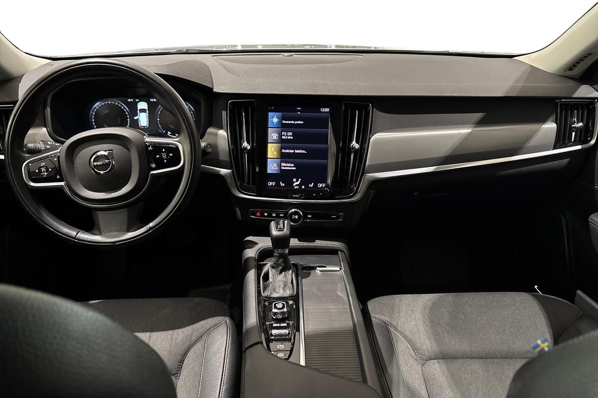 Volvo V90 Momentum Advanced 2020, kuva 10/10