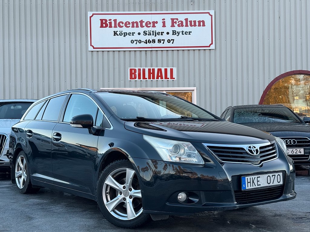 Toyota Avensis Kombi 2.0 Premium Panoramatak Automat Dragkrok