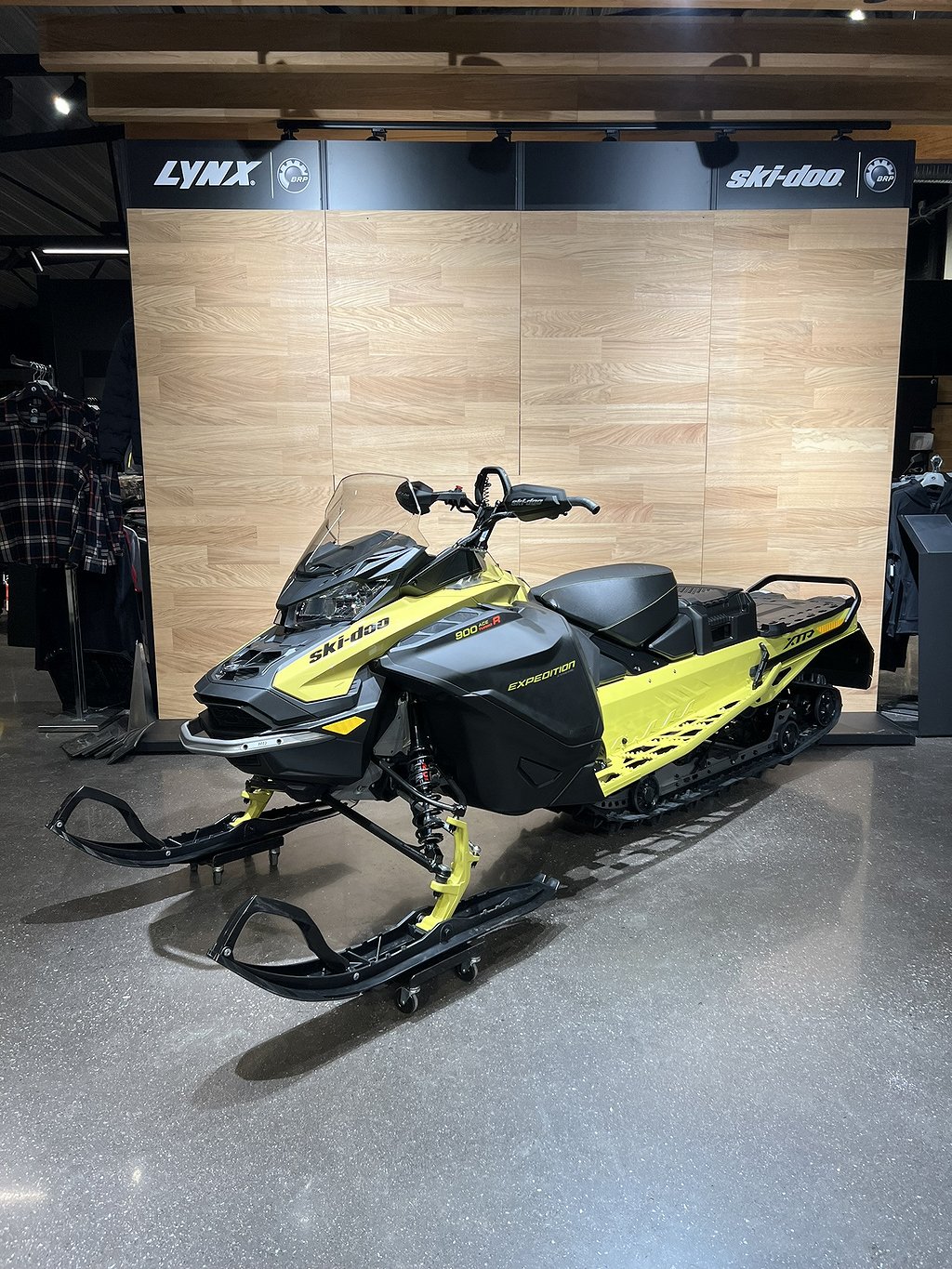 Ski-Doo Expedition Xtreme 900 ACE Turbo R 154 DELE 1.8in 46mm