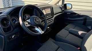 Transportbil - Skåp Mercedes-Benz eVito 7 av 21