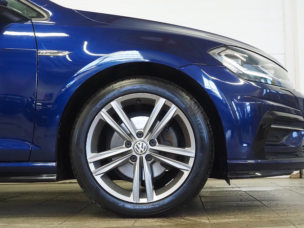 Volkswagen Golf 1.5 TSI 150hk GT R-Line Drag Kamera Pluspaket Keyless 2020