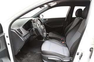 Halvkombi Hyundai i20 9 av 20
