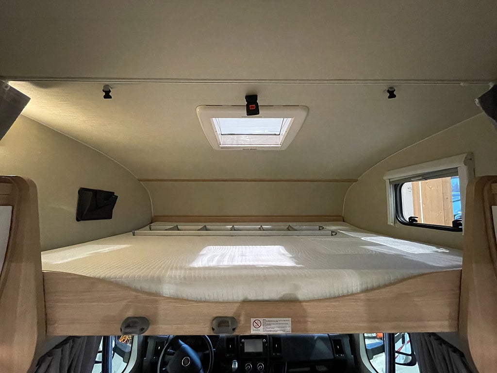 Sunlight A 72 / Automat 150hk / Våningssäng / 6 bältad /  - Sunlight