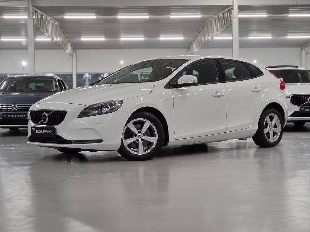 Volvo V40 T2 Business|1 ägare|PDC|Värmare|