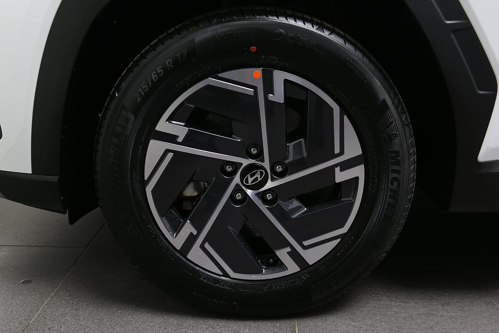 Hyundai Tucson Essential MHEV Automat Navi Kamera Keyless PDC 2025