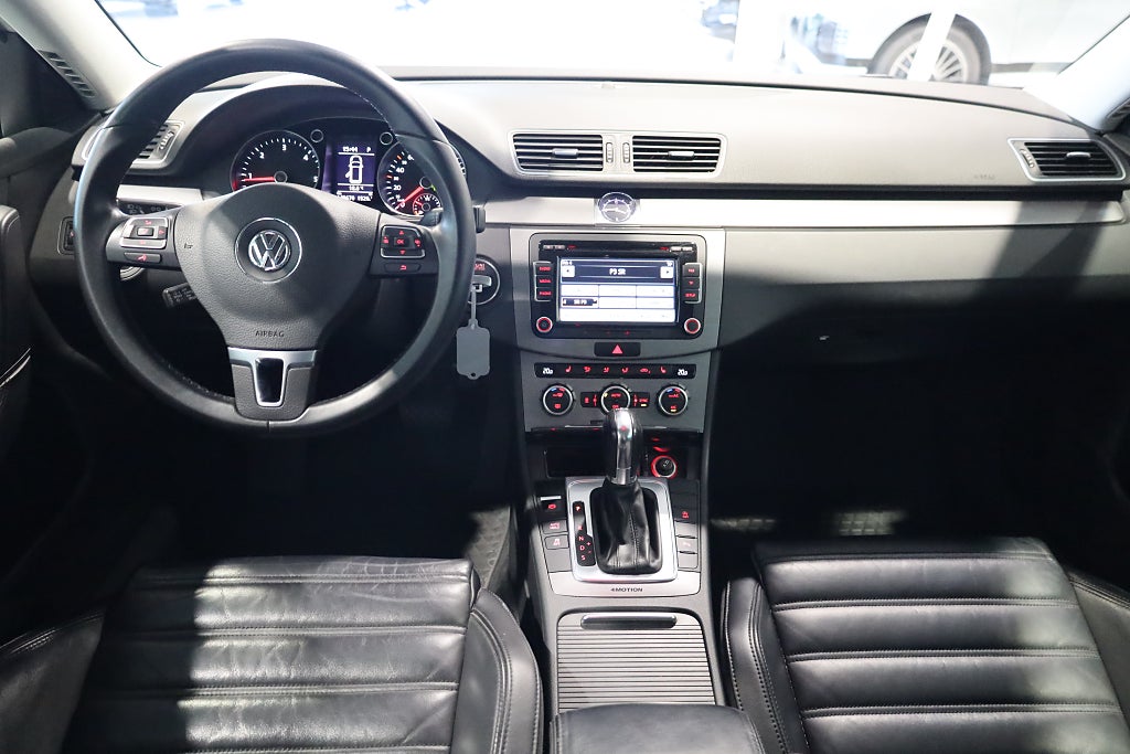 Volkswagen Passat 2.0 TDI AUT 4Motion R-line Drag Kamera Drag Läder 2013