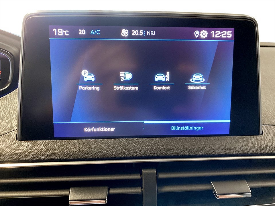 Bild på Peugeot 3008 Allure 1.5 BHDi 130hk Aut - CARPLAY, P-SENSORER