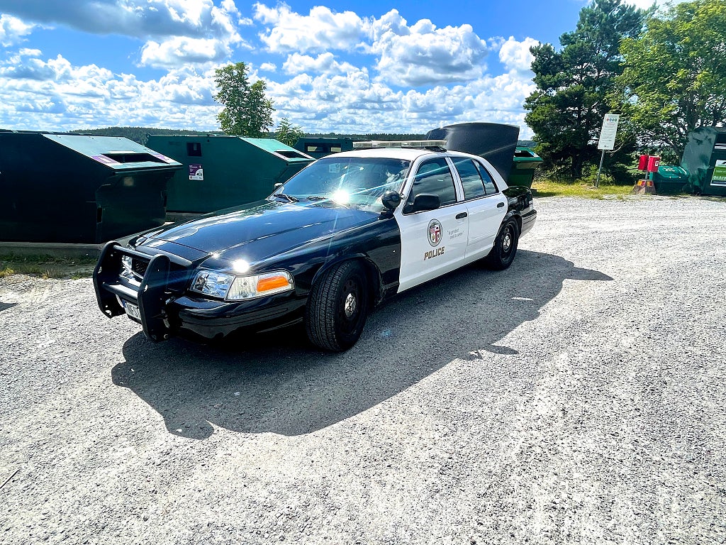 Ford Crown Victoria Police Intercepter P71 / LAPD / Uthyres