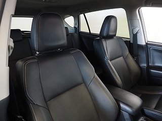 SUV Toyota RAV4 13 av 24