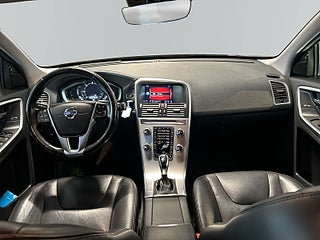 Volvo XC60 D4 AWD Aut Summum Dvärm/Skinn/SoV/BLIS/Ad.Fhåll/Navi