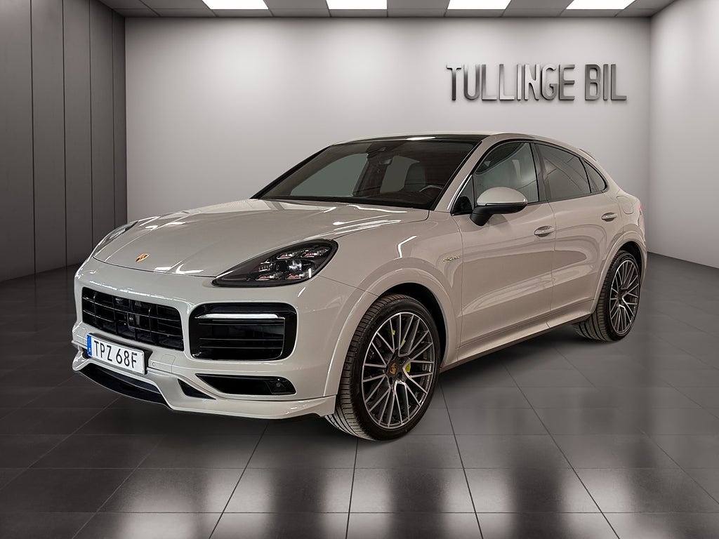 Porsche Cayenne E-Hybrid Coupé SportDesign Crayon Pano Bose 22" SE SPEC