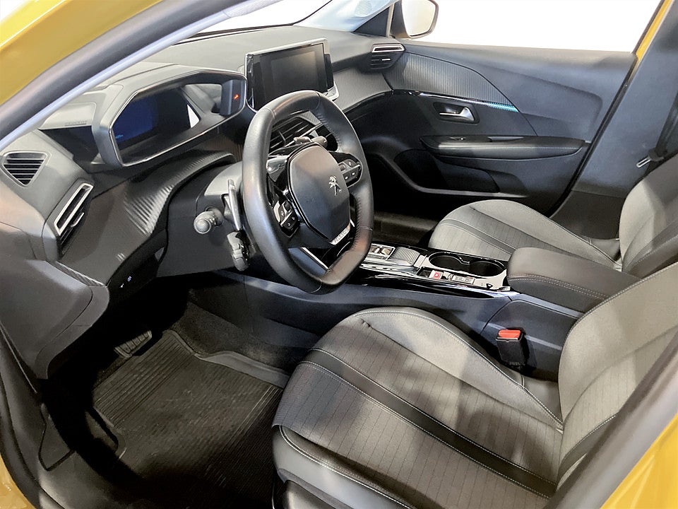 Bild på Peugeot 208 Allure Pack 1.2 PT 100hk Aut NYSERVAD