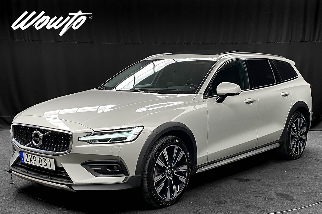 Volvo V60 Cross Country D4 AWD Pro Edition /HuD /Se Spec /4.95%