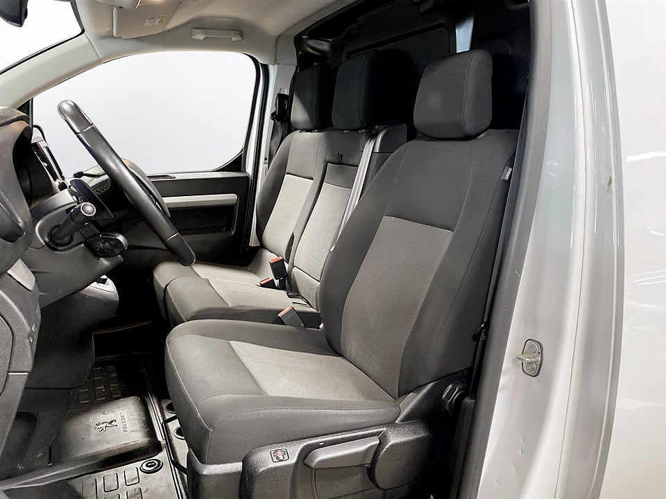 Bild på Peugeot Expert PRO+ 2.0 BHDi 145hk Aut L3 B-KAMERA DRAG