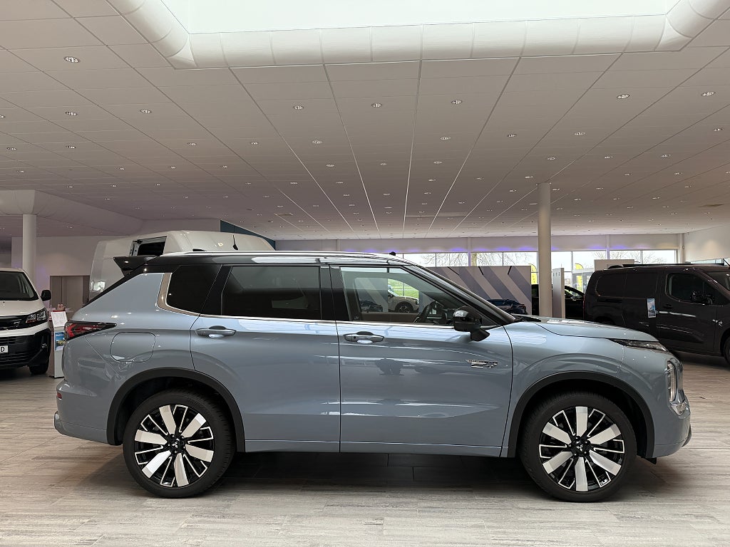 Mitsubishi Outlander INTENSE PHEV EDITION 4WD  thumbnail