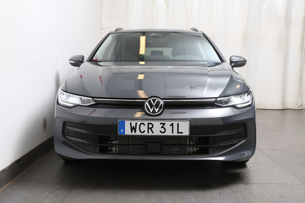 Volkswagen Golf 1,5 eTSI 150hk Sportscombi Aut Kamera Leasbar 2026