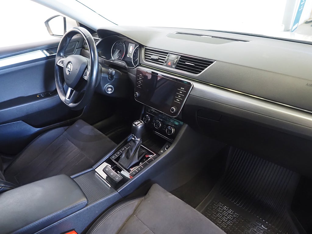 Skoda Superb 2.0 TDI 4x4 190hk Kombi Style | Drag | Värmare