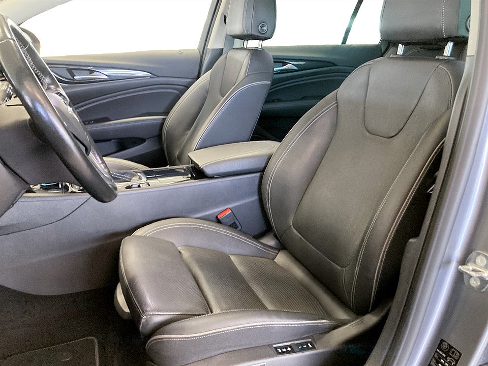 Bild på Opel Insignia ST Business 2.0 CDTI 170hk Aut NAVI DRAG