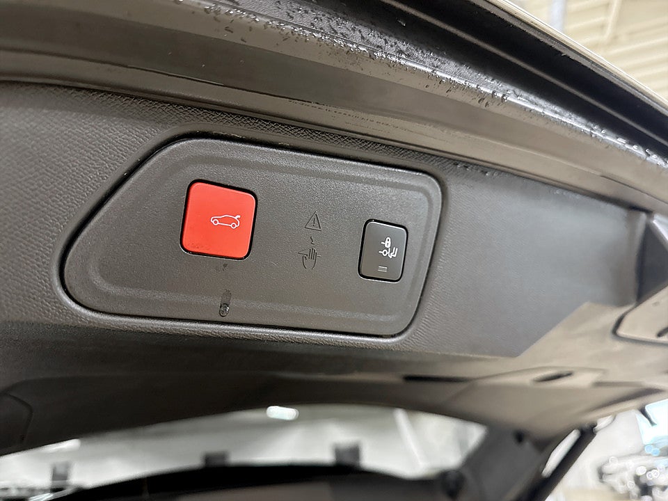 Bild på Peugeot 3008 GT PHEV 300hk Aut AWD 360° PANO ELSTOL MED MINNE 
