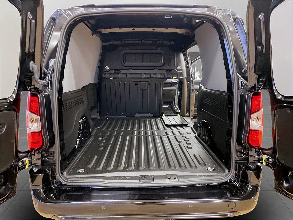 Bild på Peugeot Partner PLUS *EXTRA UTRUSTAD* 130hk AT8 L2 - EDITION! SAVTAL & VHJUL